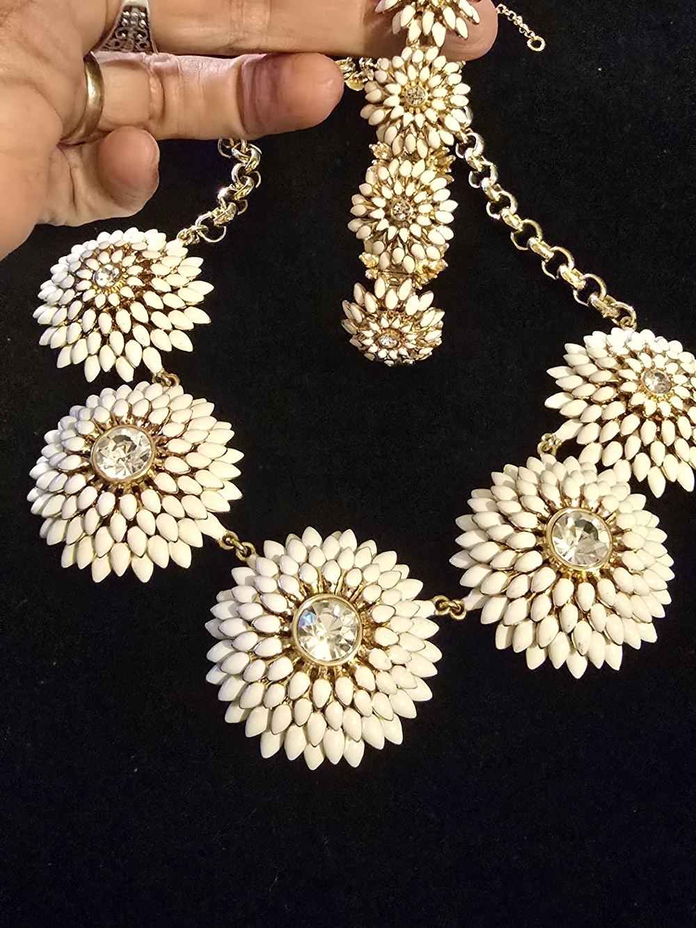 VIntage Ann Taylor 3D flower collar statement necklace